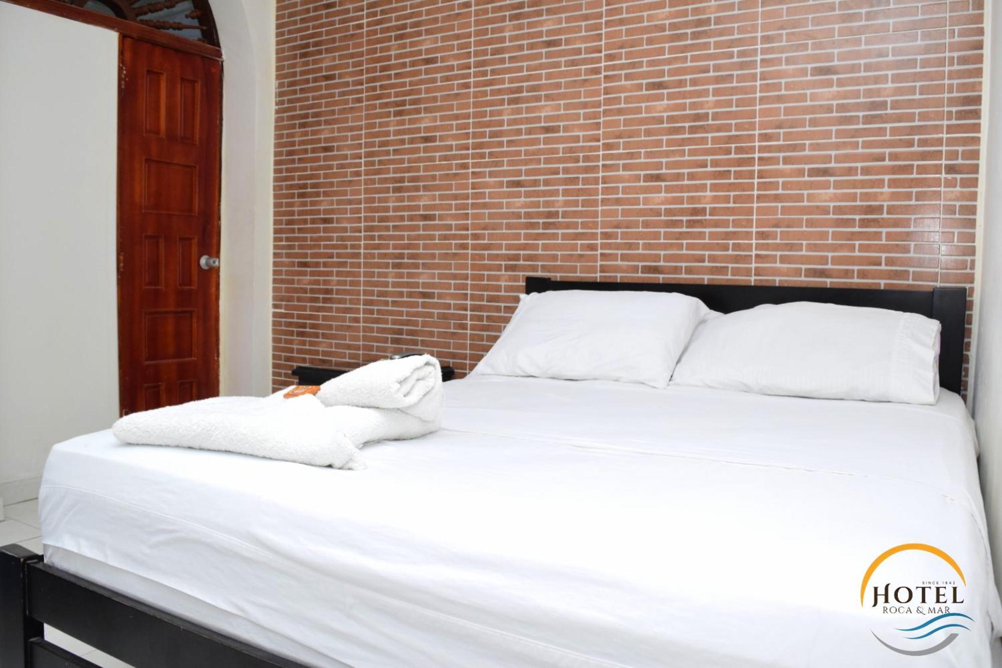 Hotel Roca & Mar Santa Marta  Exterior photo